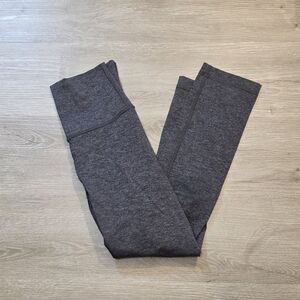Lululemon Athletica Heather Grey Leggings Size 2 - 3/4 Length